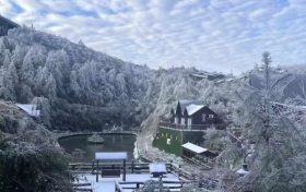 初冬的頂級浪漫，鎮(zhèn)巴草壩的雪景云?？s略圖